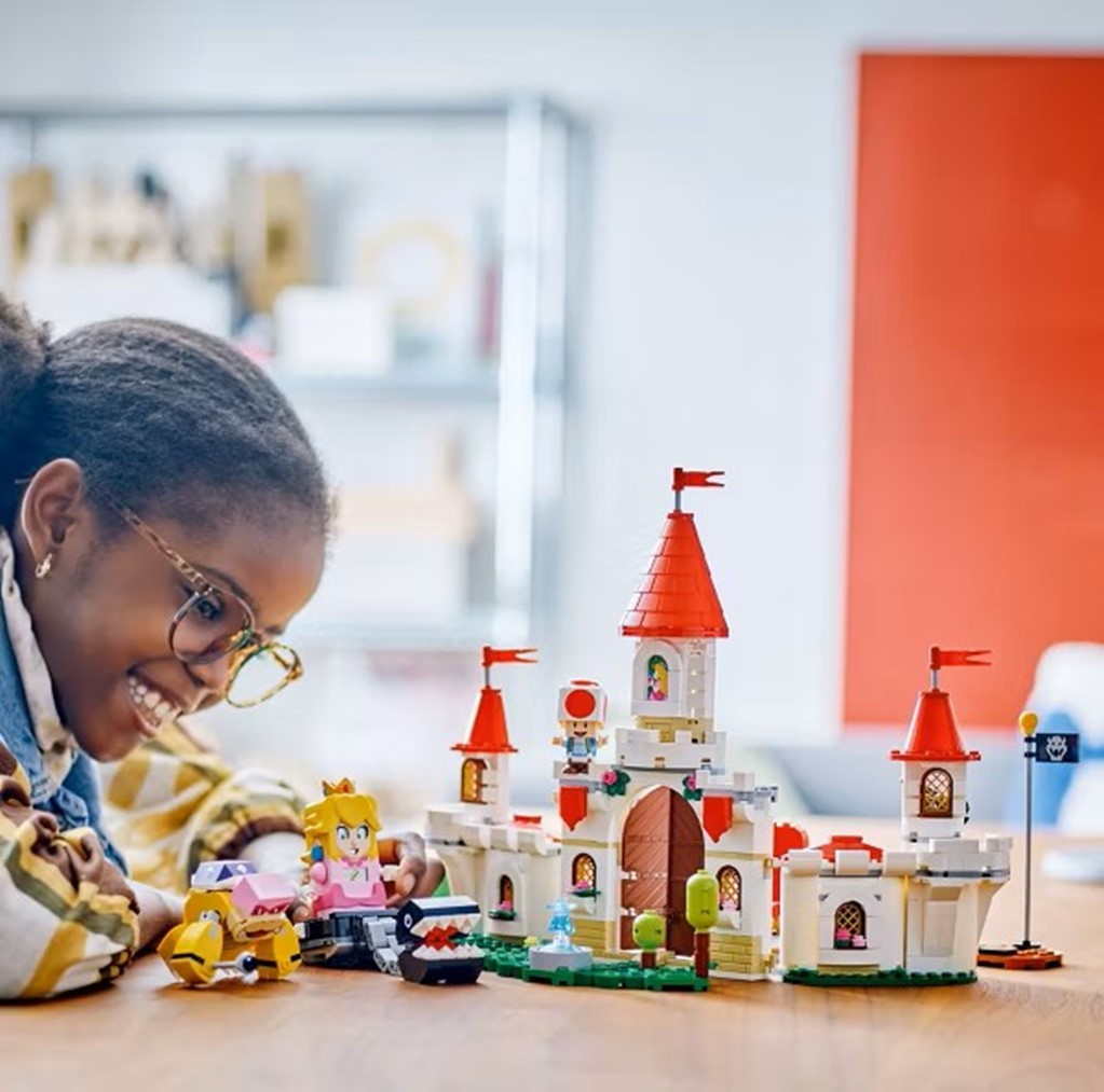 LEGO® Super Mario™ Battle with Roy at Peach’s Castle, Nintendo® Character Toy Adventure Set