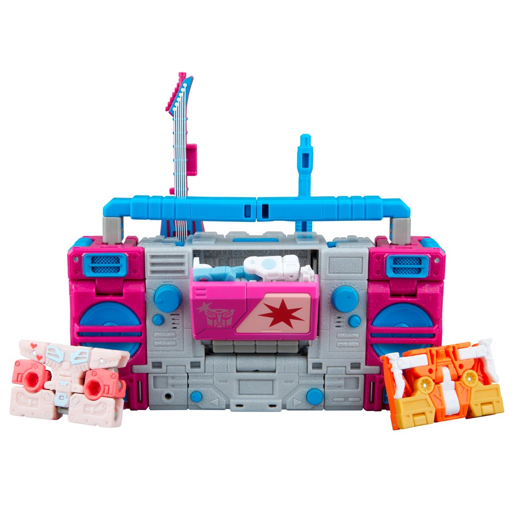 Transformers Jem and the Holograms Autobot Blaster & KP Glit, KP Sundor, and KP Rosanna