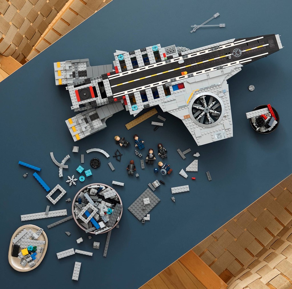 LEGO S.H.I.E.L.D. Helicarrier