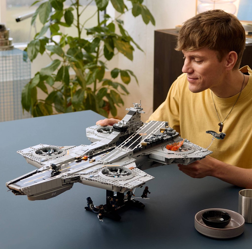 LEGO S.H.I.E.L.D. Helicarrier