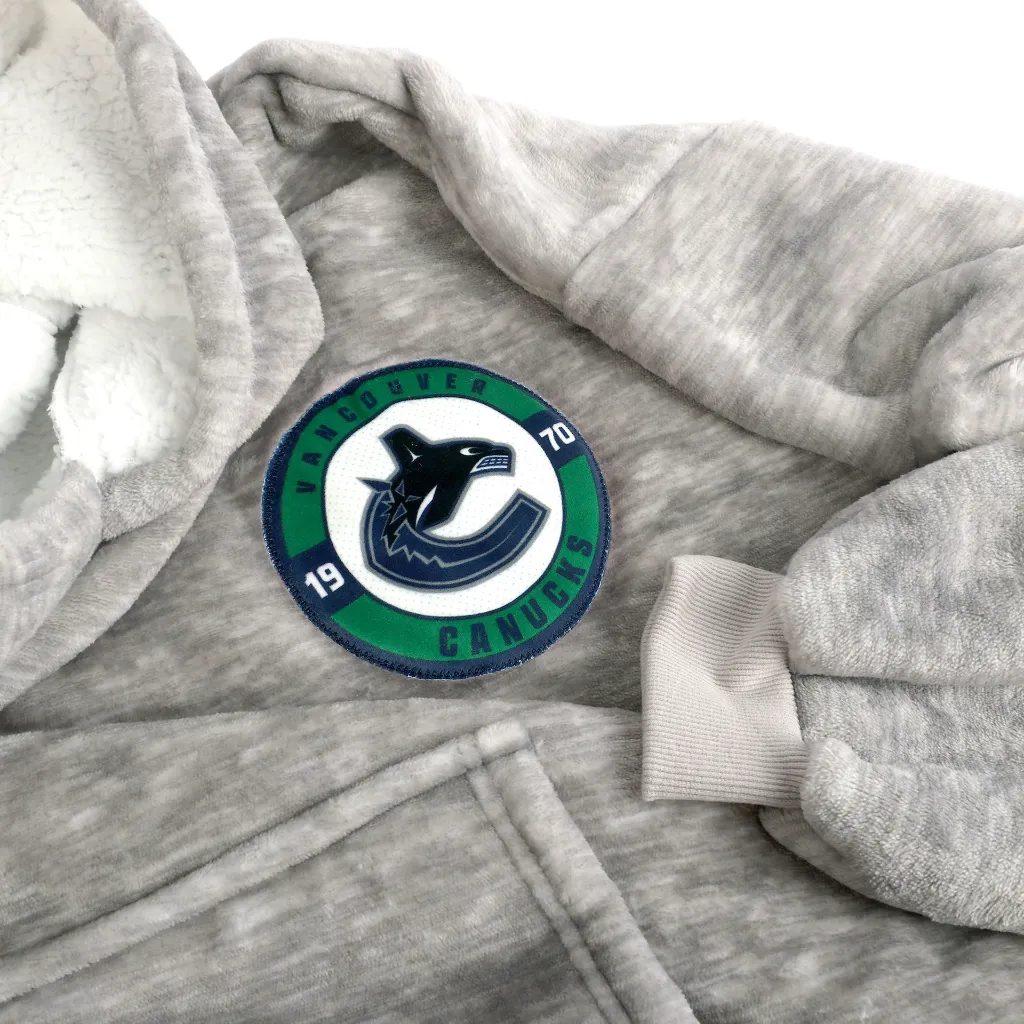 NHL Snuggle Me Hooded - Vancouver Canucks