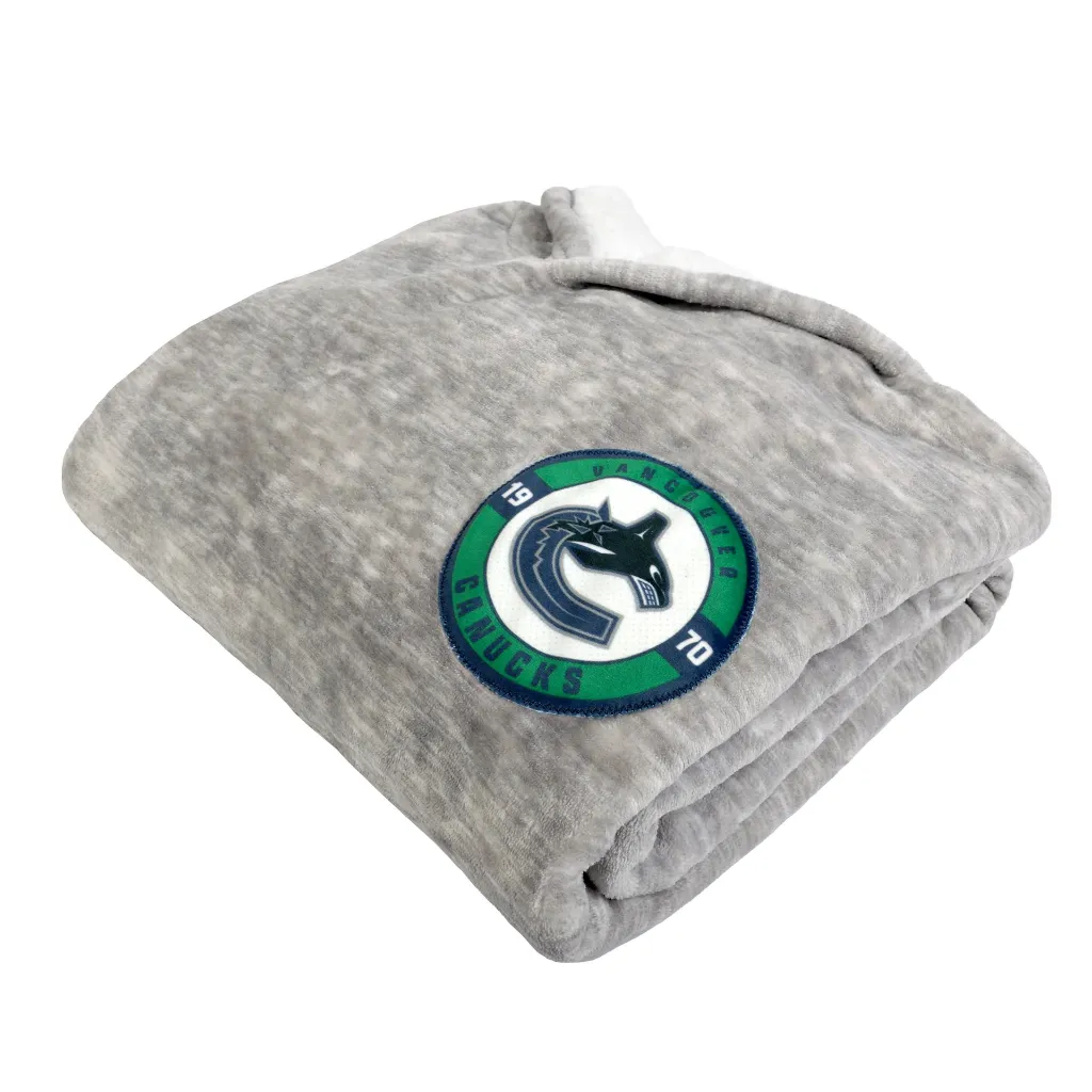 NHL Snuggle Me Hooded - Vancouver Canucks