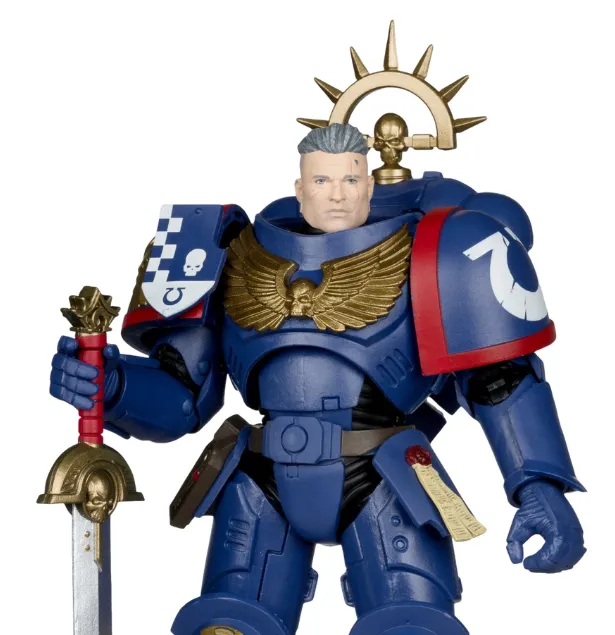 Warhammer 40,000 Total War 3rd Company Lieutenant (Ultramarines) 7-Inch Action Figure