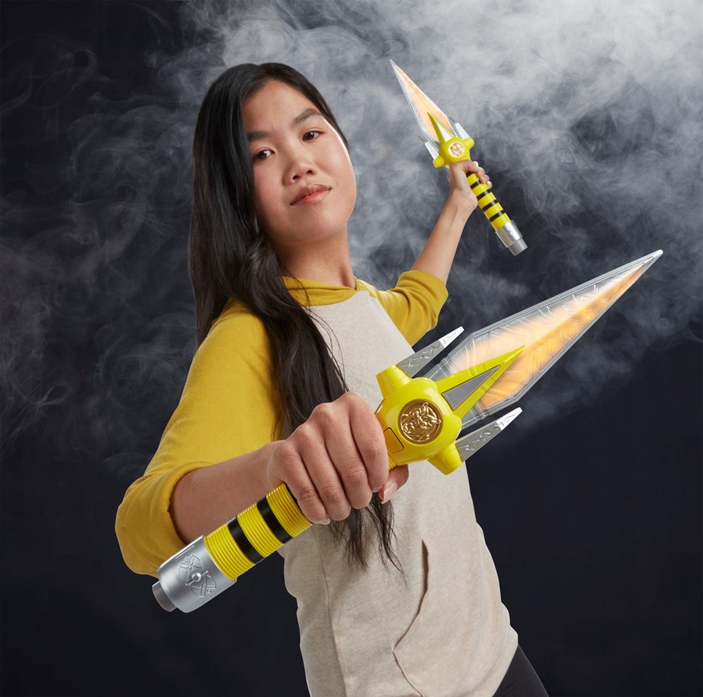 Power Rangers Lightning Collection: Premium Roleplay Yellow Ranger Power Daggers