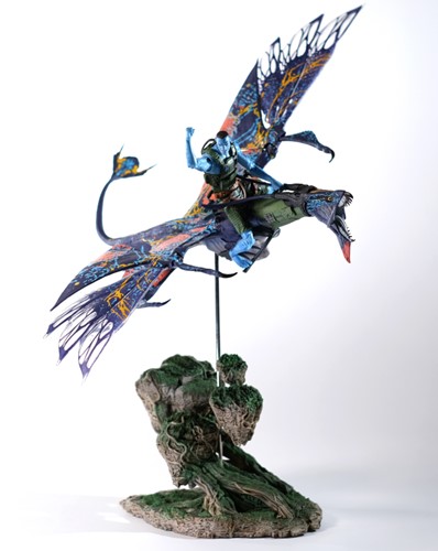 Avatar: The Way of Water Recom Quaritch & RDA Banshee 7-Inch Scale Deluxe 2 Pack Gold Label